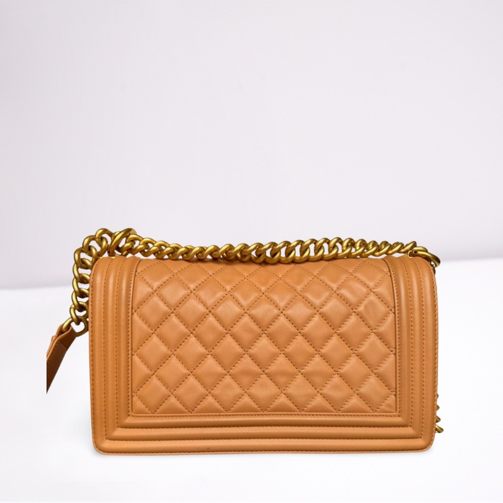 CHANEL Beige Leather Interior - Picture 5 of 16